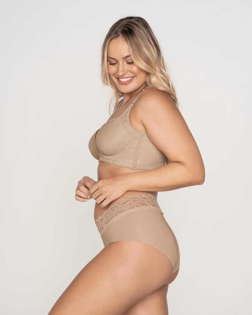 Leonisa® 11996 Luxe Smoothing Underwire Bra